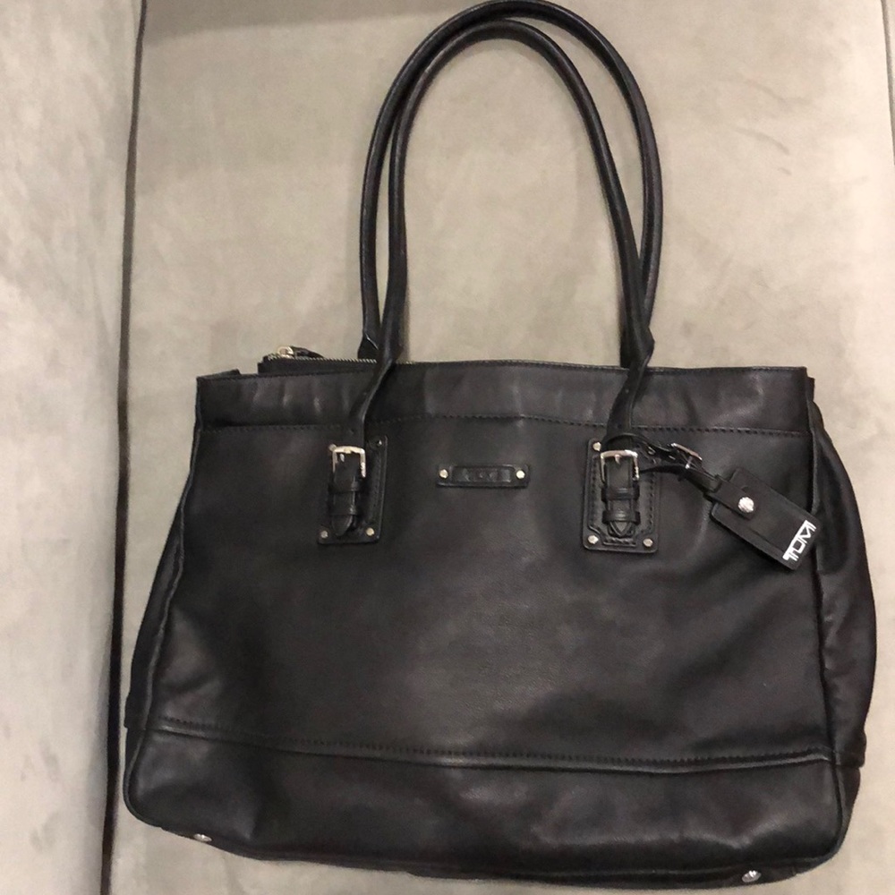 Tumi leather tote black excellent condition